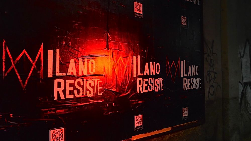 Le pubblicità di Watch Dogs: Legion in giro per Milano